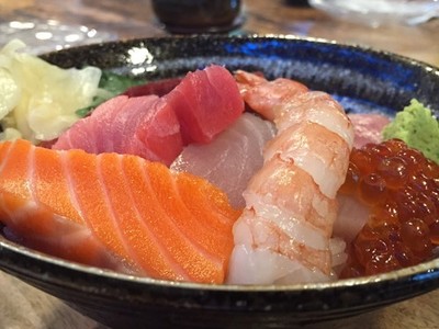寿司居酒屋「すし村山」が808センターにオープン！和食も楽しめるようになりました